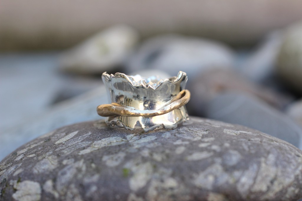 Sølv ring m. 14kt guld bånd str 56