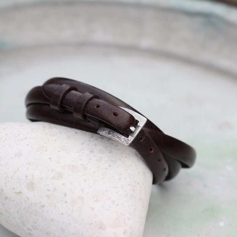 Armbånd i læder m. sølv